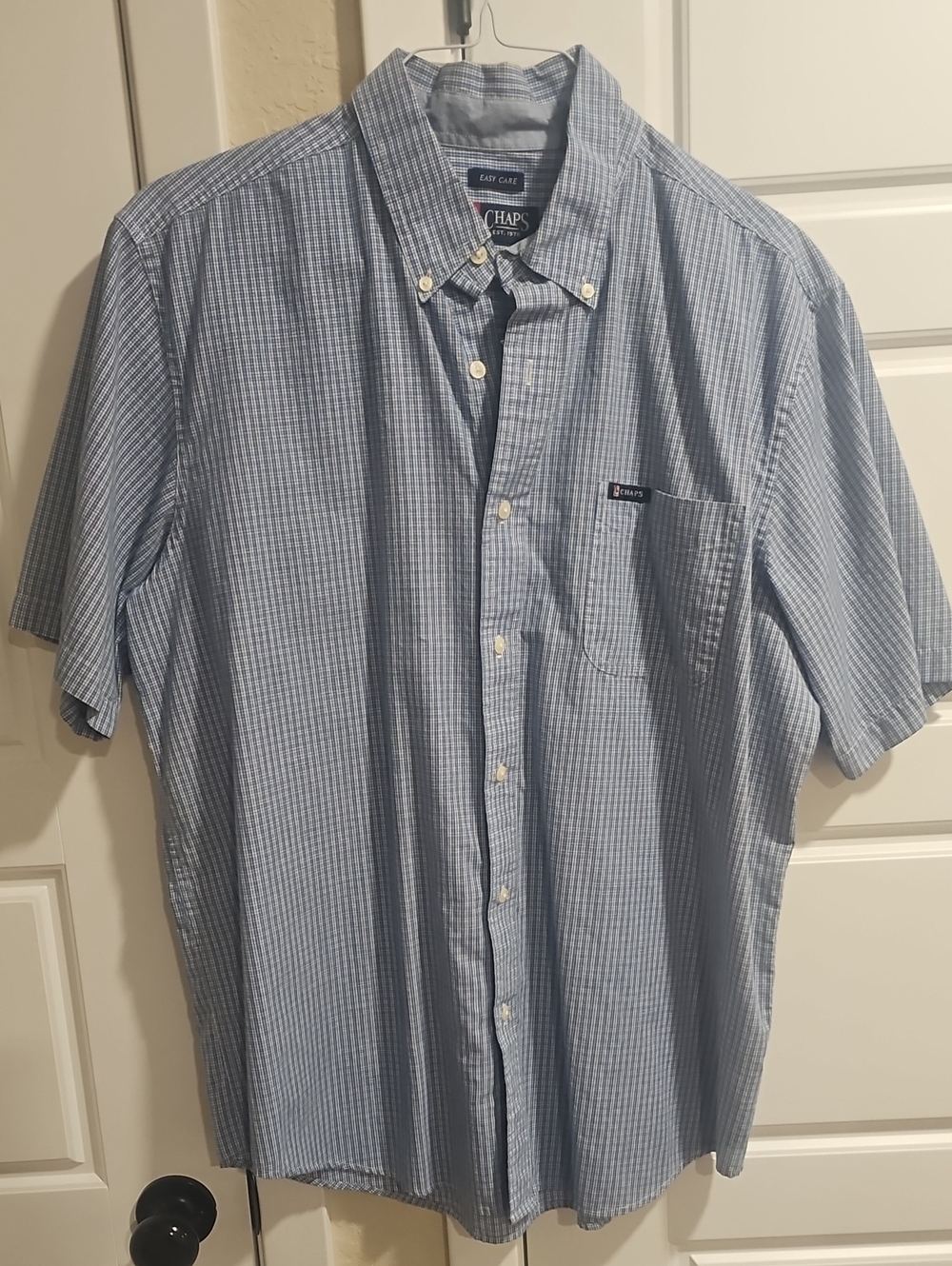 Chaps Men’s Light Blue Checked Short-Sleeve Button-Down Shirt